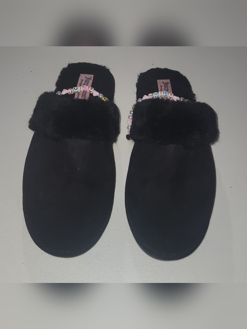 ‼️OFFERS‼️Juicy Couture Black Fuzzy Slide Slippers with Bead Accent Size L /9-10